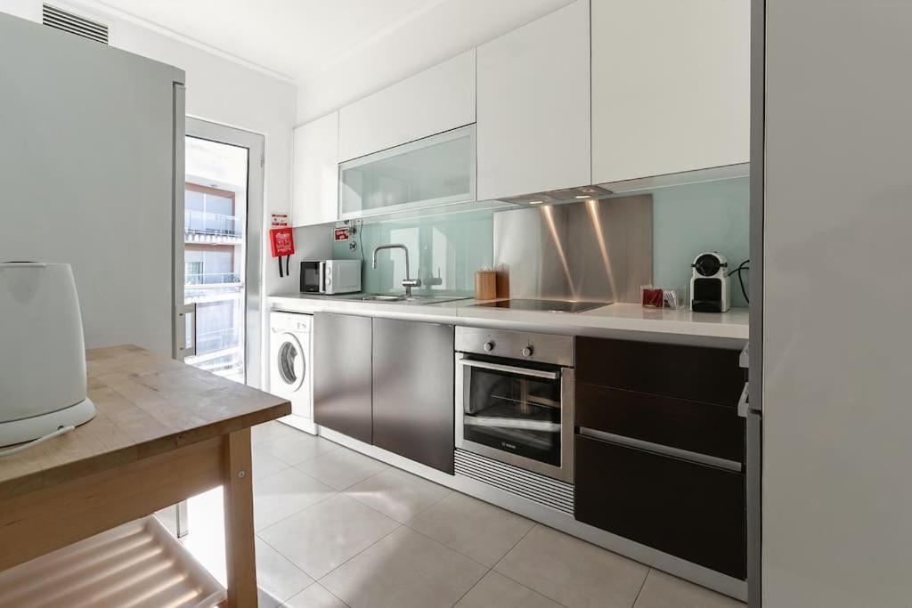 Lisbon Metro Apartment Лиссабон Экстерьер фото